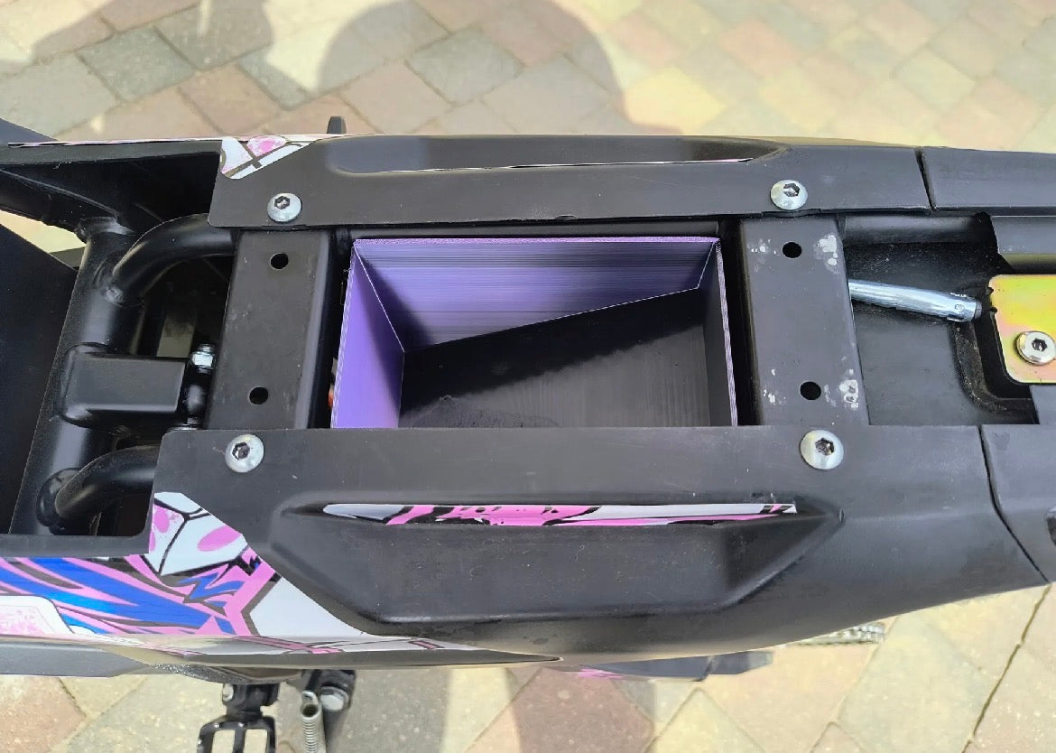 Yozma in10 storage cubby