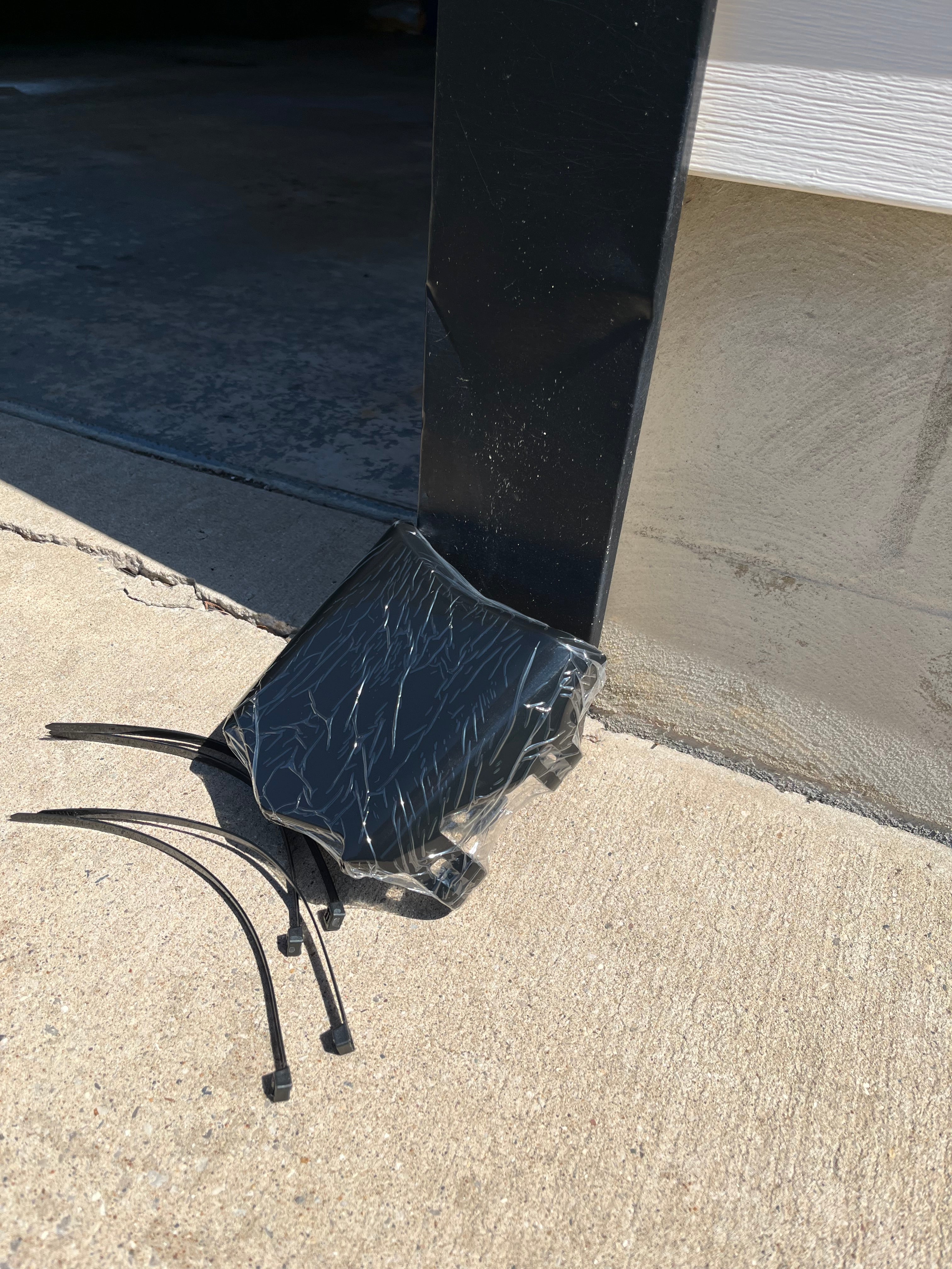 Glossy motocutz plate